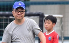 无证教练隐秘执教九年累计投入逾5800万元，带领14名孩子勇夺欧洲赛事冠军，所有奖金悉数归于学员！